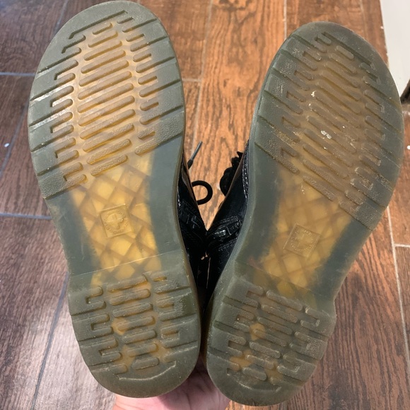 🖤🖤Girls Doc Martens black patent leather boots 🖤🖤 - Picture 5 of 6